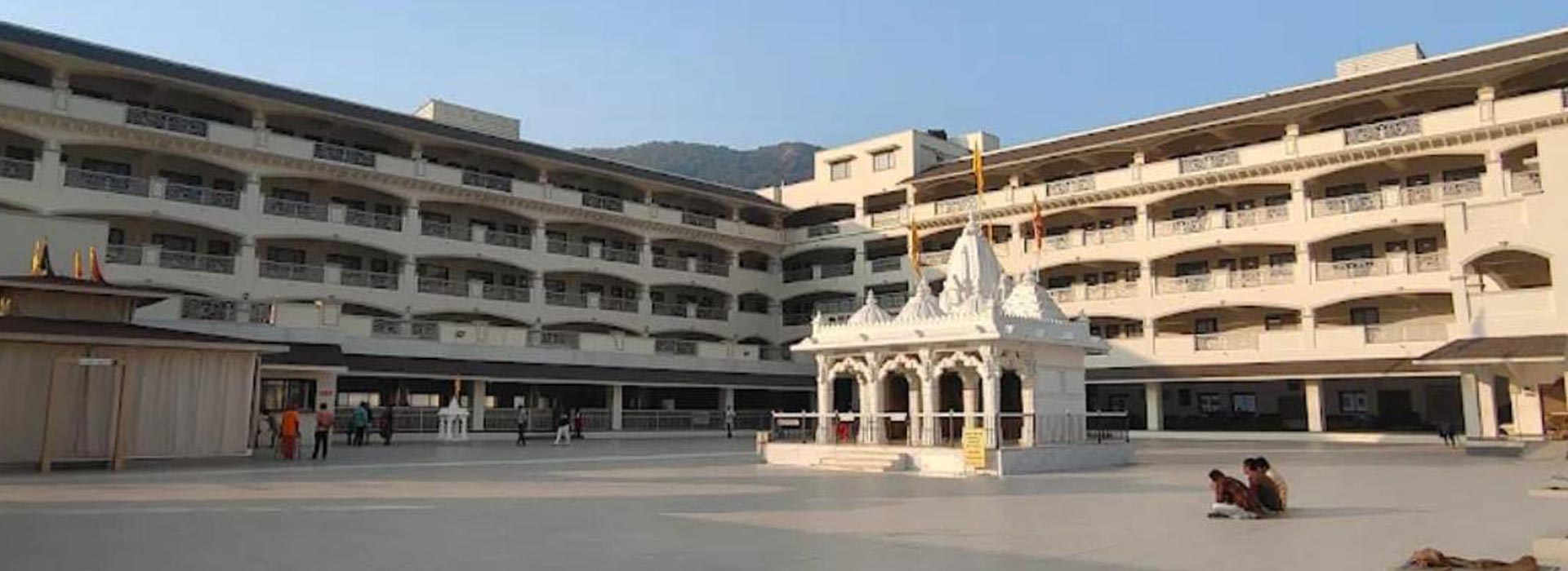 Shernath Bapu of Triloknath Ashram