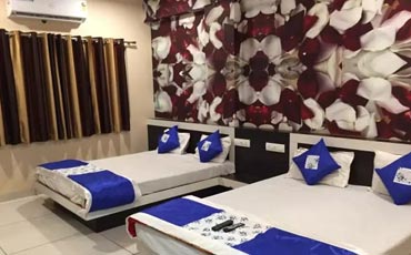 Shernath Bapu of Triloknath Ashram